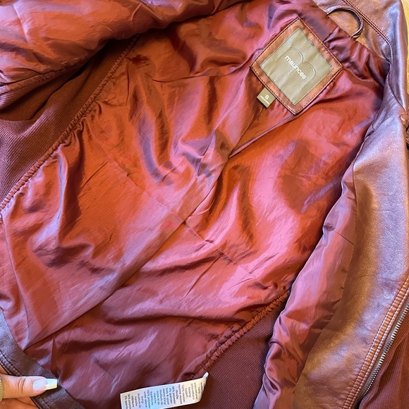 Leather Jacket - Picture 5 of 5